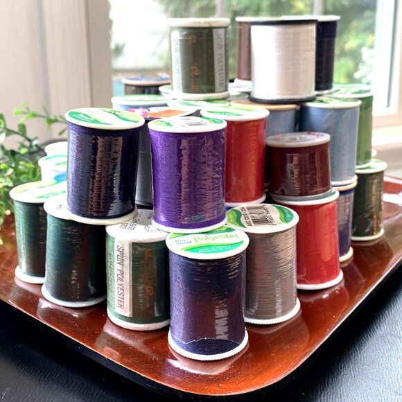 Assorted Sewing Thread - Picture 1 of 8